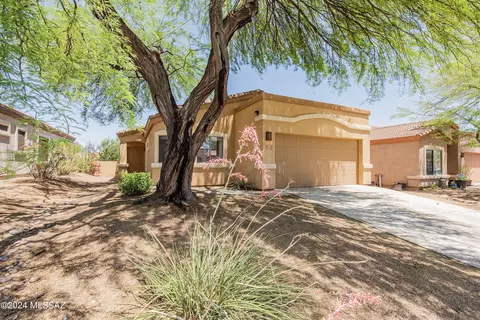 127 E Placita Nubes De Agua, Sahuarita, AZ 85629