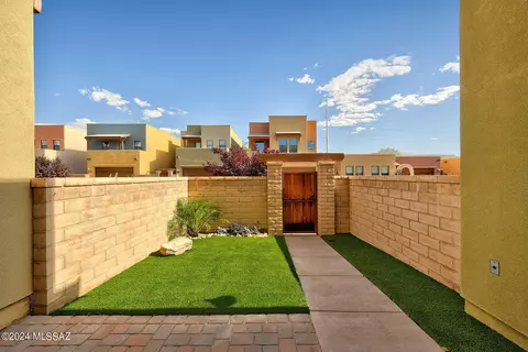383 E Croydon Park Rd, Tucson, AZ 85704