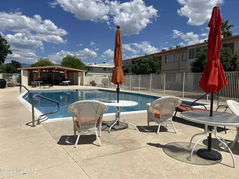 Exterior - 8060 E Broadway Blvd #E-112, Tucson, AZ 85710 photo 3 of 4
