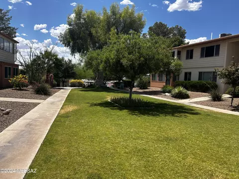 Exterior - 8060 E Broadway Blvd #E-112, Tucson, AZ 85710 photo 4 of 4