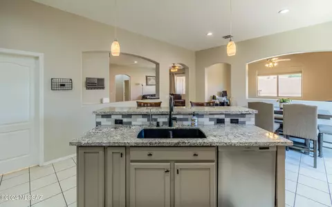 7625 S Pacific Willow Dr, Tucson, AZ 85747 photo 11