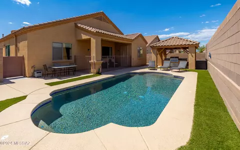 7625 S Pacific Willow Dr, Tucson, AZ 85747