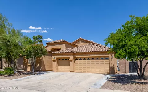 7625 S Pacific Willow Dr, Tucson, AZ 85747 photo 2