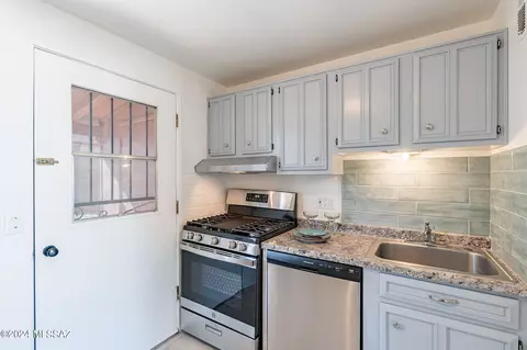 328 S Paseo Quinta #A, Green Valley, AZ 85614
