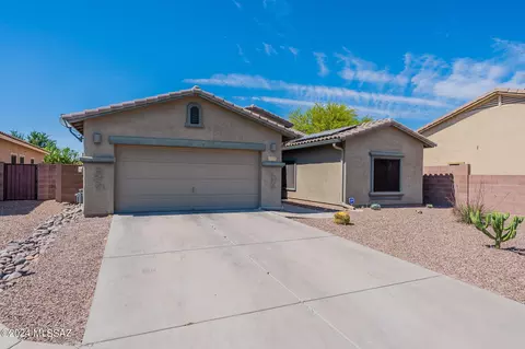 8265 N Rocky Brook Dr, Tucson, AZ 85743