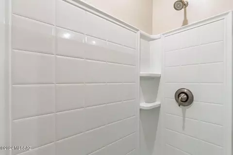 Bath - 525 W Grantham St, Vail, AZ 85641 photo 1 of 3