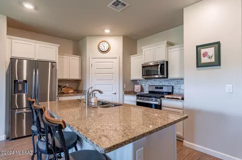 Kitchen - 525 W Grantham St, Vail, AZ 85641 photo 1 of 4