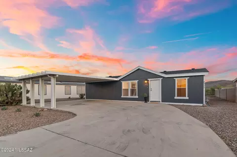 8922 N Valgrind Ln, Tucson, AZ 85743