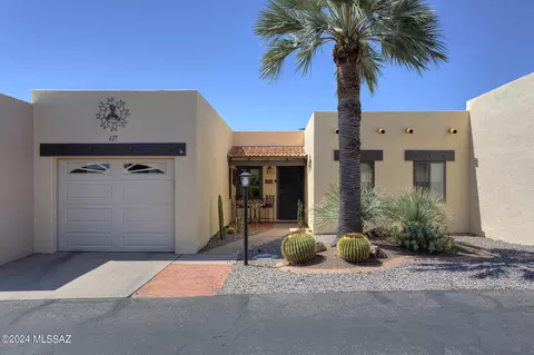 627 W Paseo Del Prado, Green Valley, AZ 85614