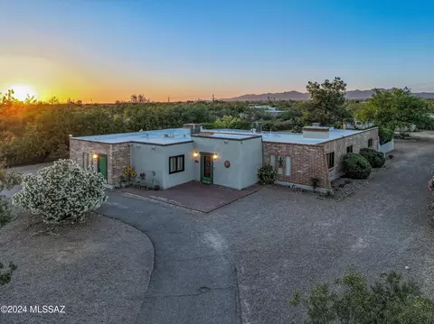 1020 W Cool Dr, Tucson, AZ 85704