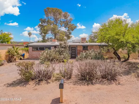 3218 E Willard St, Tucson, AZ 85716
