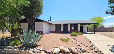 6811 S Vereda De Las Casitas, Tucson, AZ 85746