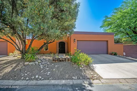 2584 N Santa Rosa Ave, Tucson, AZ 85712