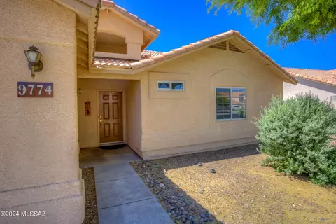 9774 E Paseo San Ardo, Tucson, AZ 85747 photo 2
