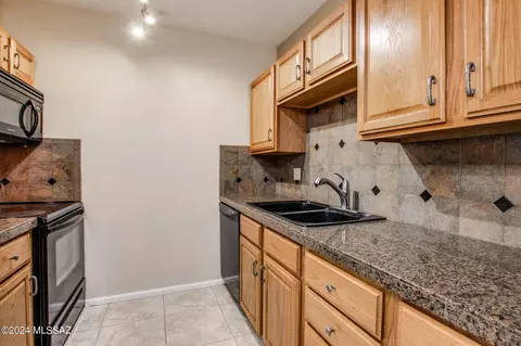 8080 E Speedway Blvd #203, Tucson, AZ 85710