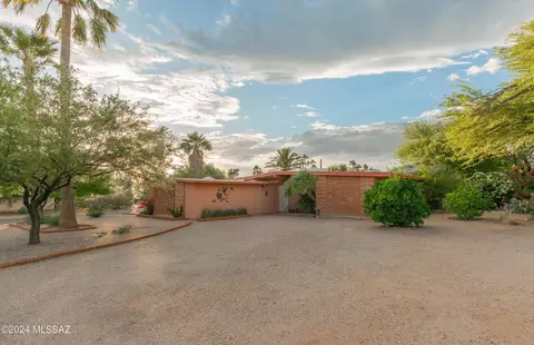 7001 E Acoma Pl, Tucson, AZ 85715