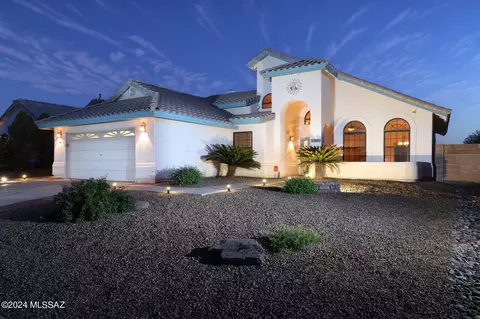 8895 N Sunridge Pl, Tucson, AZ 85704