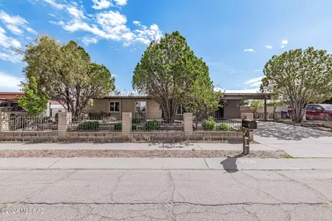 2244 E Pinon Dr, Tucson, AZ 85706