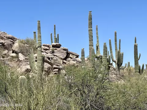 358 W Granite Gorge Dr, Tucson, AZ 85755