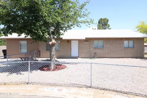 1144 W 12th Pl, Safford, AZ 85546