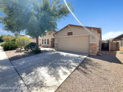 5894 E Cedarbird Dr, Tucson, AZ 85756