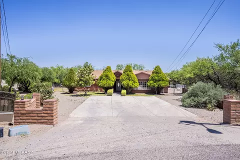 985 Matas Ct, Rio Rico, AZ 85648