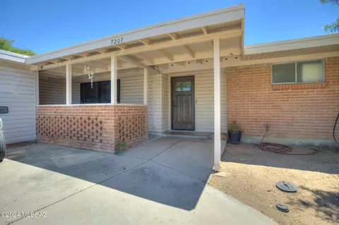 7207 Eli Dr, Tucson, AZ 85710