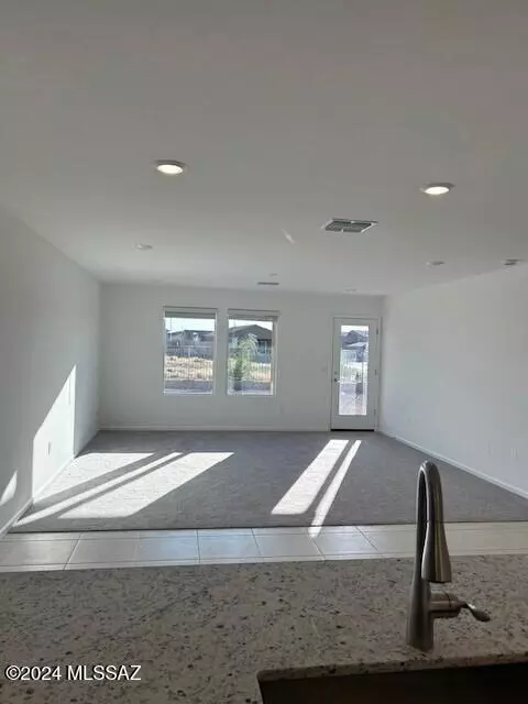 8758 E Canyon Walnut Way, Vail, AZ 85641 photo 4