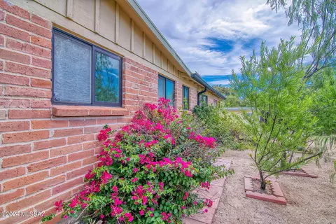 Exterior - 8308 E Beverly St, Tucson, AZ 85710 photo 21 of 22