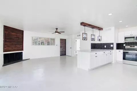 Living - 8308 E Beverly St, Tucson, AZ 85710 photo 1 of 3
