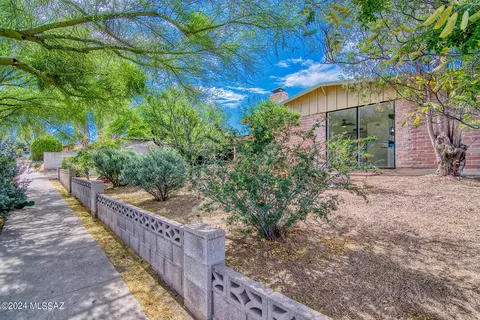 Exterior - 8308 E Beverly St, Tucson, AZ 85710 photo 5 of 22