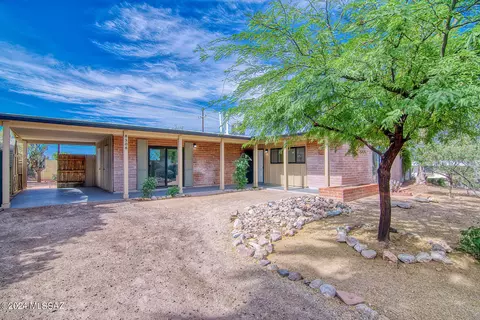Exterior - 8308 E Beverly St, Tucson, AZ 85710 photo 8 of 22