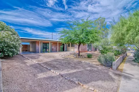 8308 E Beverly St, Tucson, AZ 85710