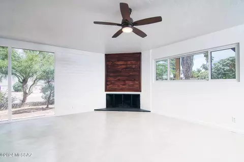 Living - 8308 E Beverly St, Tucson, AZ 85710 photo 2 of 3