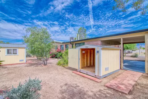 Exterior - 8308 E Beverly St, Tucson, AZ 85710 photo 15 of 22