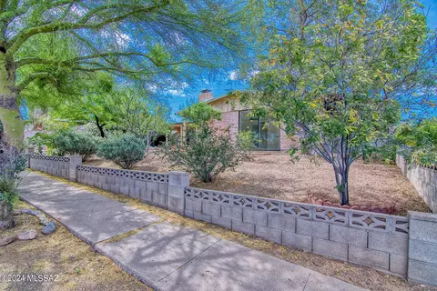 Exterior - 8308 E Beverly St, Tucson, AZ 85710 photo 4 of 22