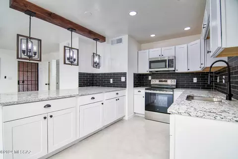 Kitchen - 8308 E Beverly St, Tucson, AZ 85710 photo 3 of 5