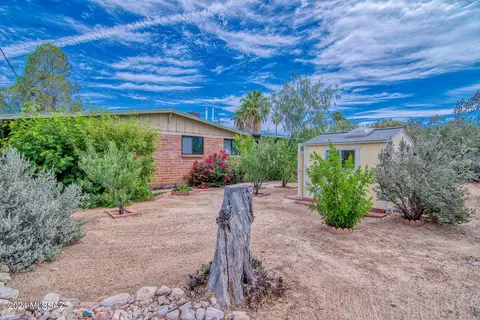 Exterior - 8308 E Beverly St, Tucson, AZ 85710 photo 18 of 22