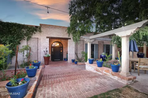 5669 E Fort Lowell Rd, Tucson, AZ 85712