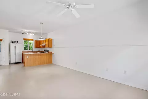 Living - 523 E Roger Rd, Tucson, AZ 85705 photo 3 of 4