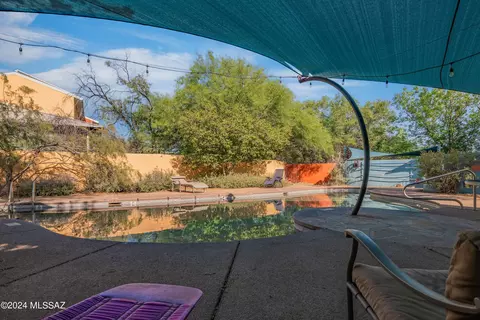 Exterior - 523 E Roger Rd, Tucson, AZ 85705 photo 8 of 9