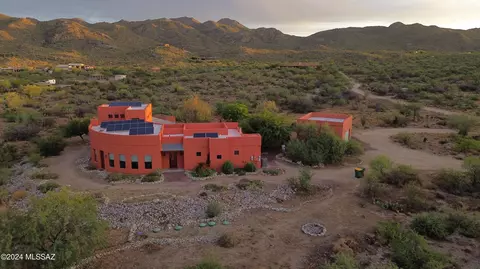 14055 N Hawk Canyon Trl, Tucson, AZ 85755