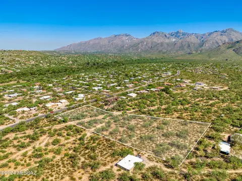 4 N Acres N Bear Canyon Rd, Tucson, AZ 85749