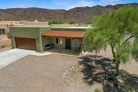 2131 Triangle X Ln, Tucson, AZ 85713
