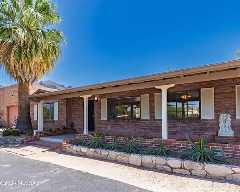 25 W Roma Dr, Oro Valley, AZ 85737