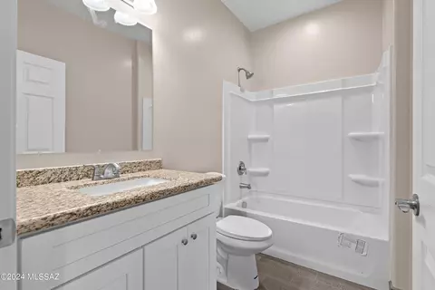 Bath - 907 E 36th St, Tucson, AZ 85713 photo 2 of 3