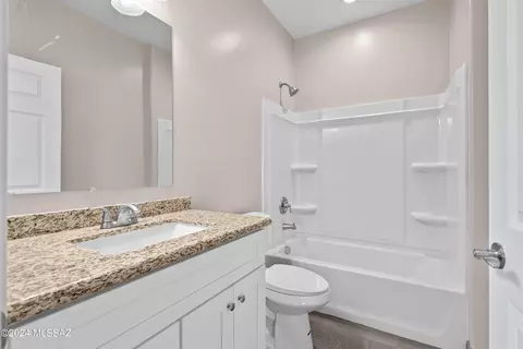 Bath - 907 E 36th St, Tucson, AZ 85713 photo 3 of 3