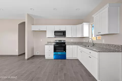 Kitchen - 907 E 36th St, Tucson, AZ 85713 photo 2 of 3