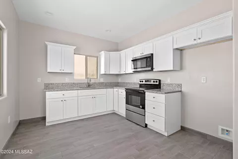 Kitchen - 907 E 36th St, Tucson, AZ 85713 photo 3 of 3