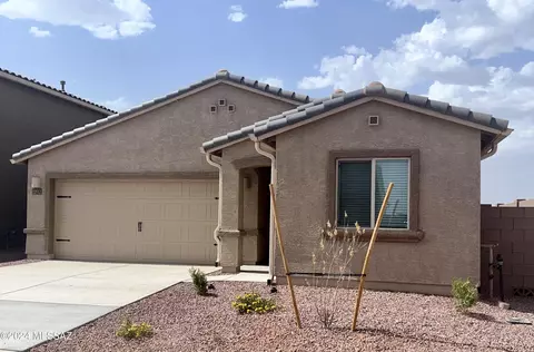 22012 E Beacon Point Dr, Red Rock, AZ 85145